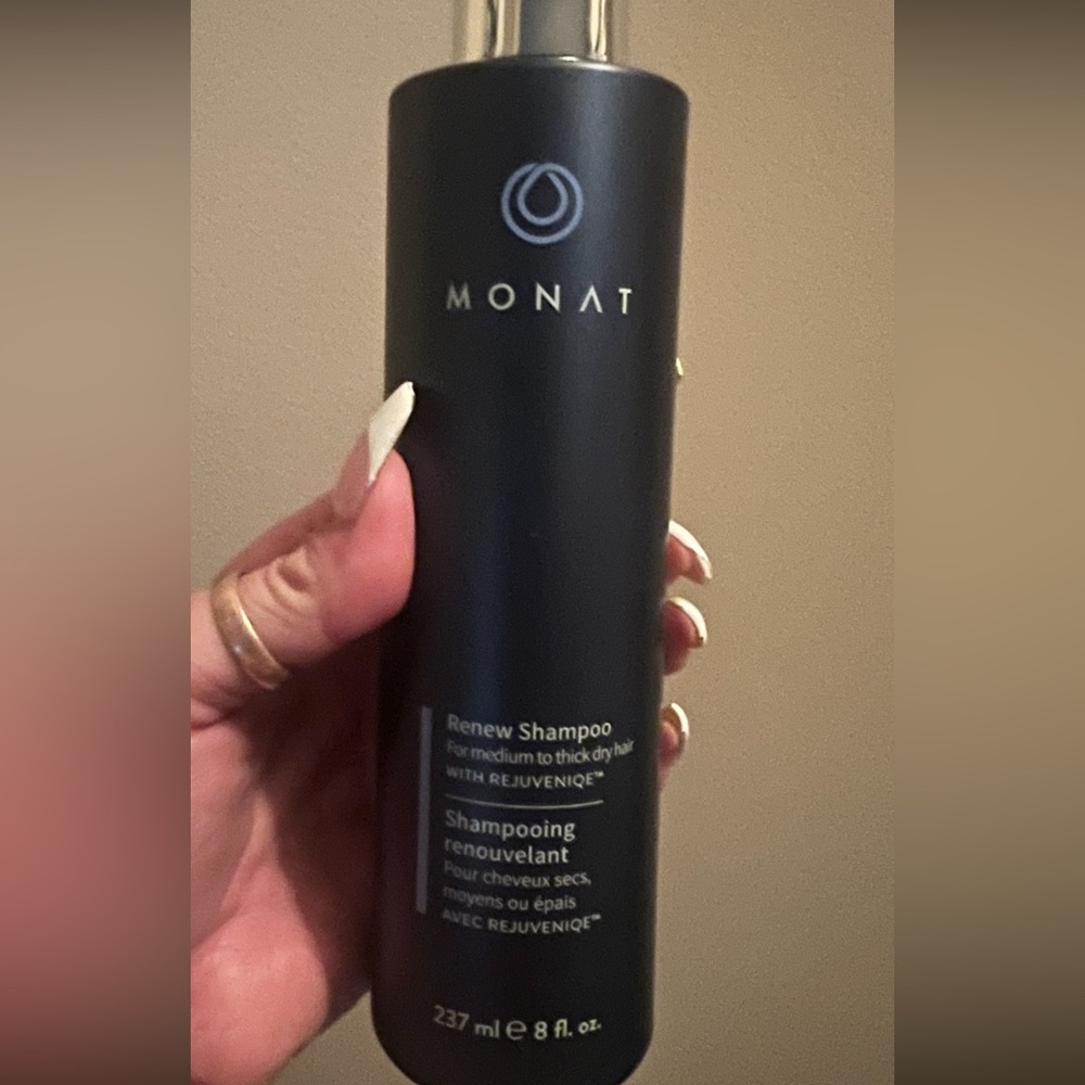 MONAT RENEW shampoo NEW with seal 8oz